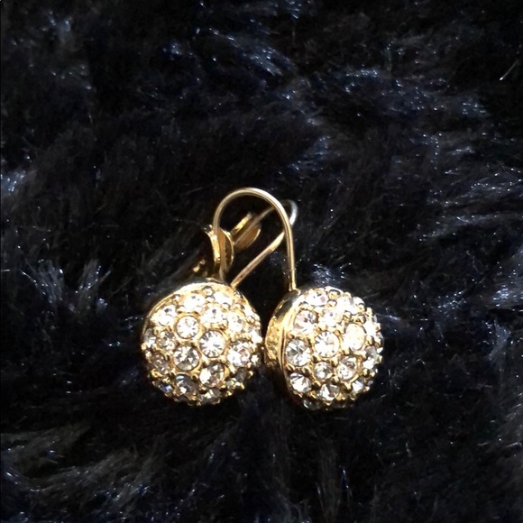 Jewelry - Rhinestone pierced earrings